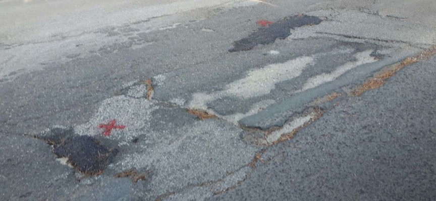 Avviati interventi di tamponamento buche nell’asfalto